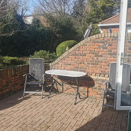홈스테이 Single In A Charming With The Terrace In Sandymount *
