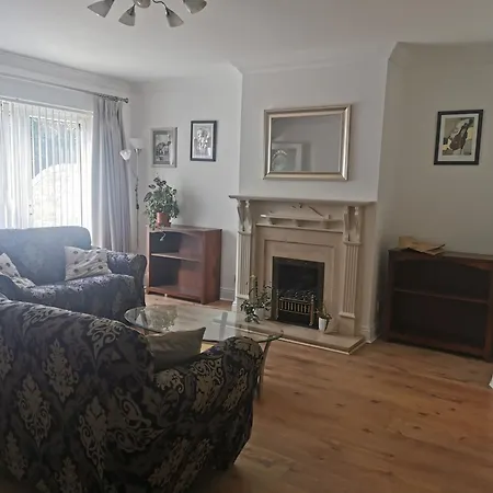 Проживание в семье Single In Charming With The Terrace And The Cat In Sandymount Дублин
