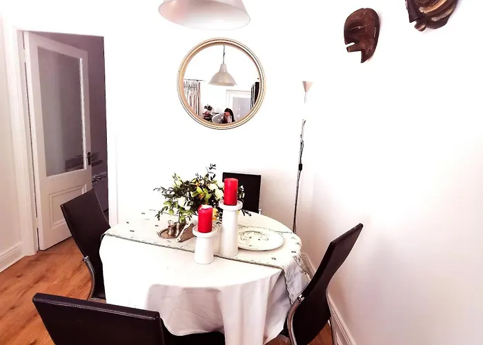 Проживание в семье Single In Charming With The Terrace And The Cat In Sandymount Дублин