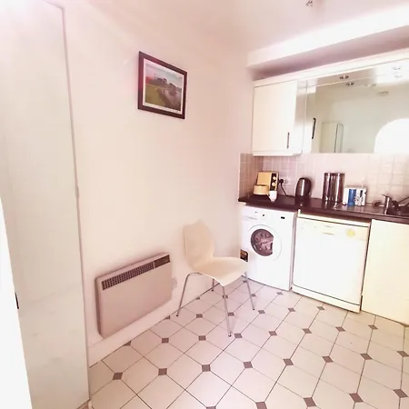 Séjour chez l'habitant Single In A Charming With The Terrace In Sandymount Dublin