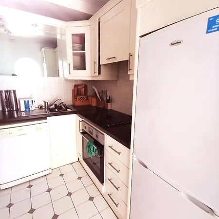 Séjour chez l'habitant Single In A Charming With The Terrace In Sandymount *
